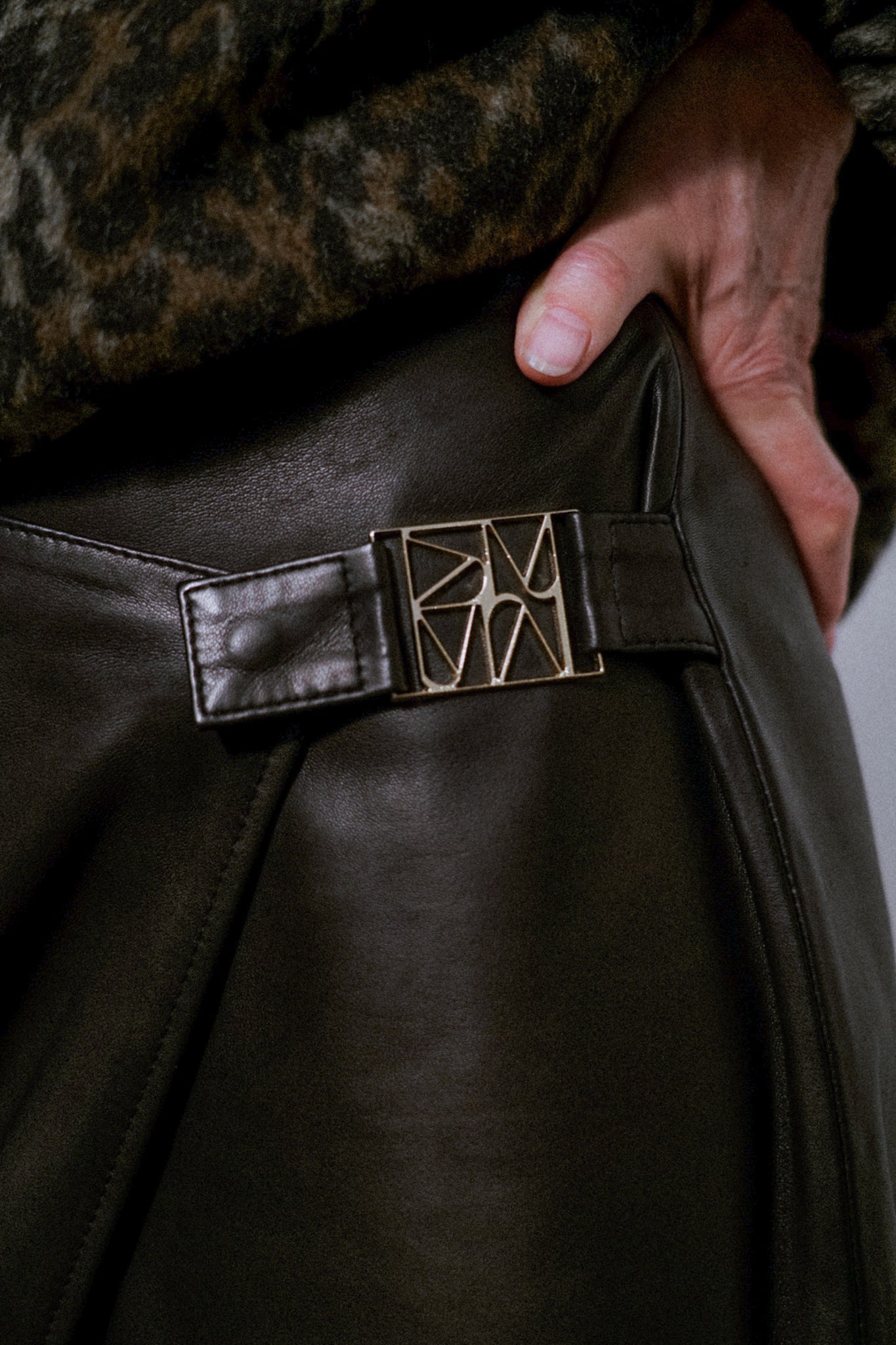Modelshot / Black / Detail